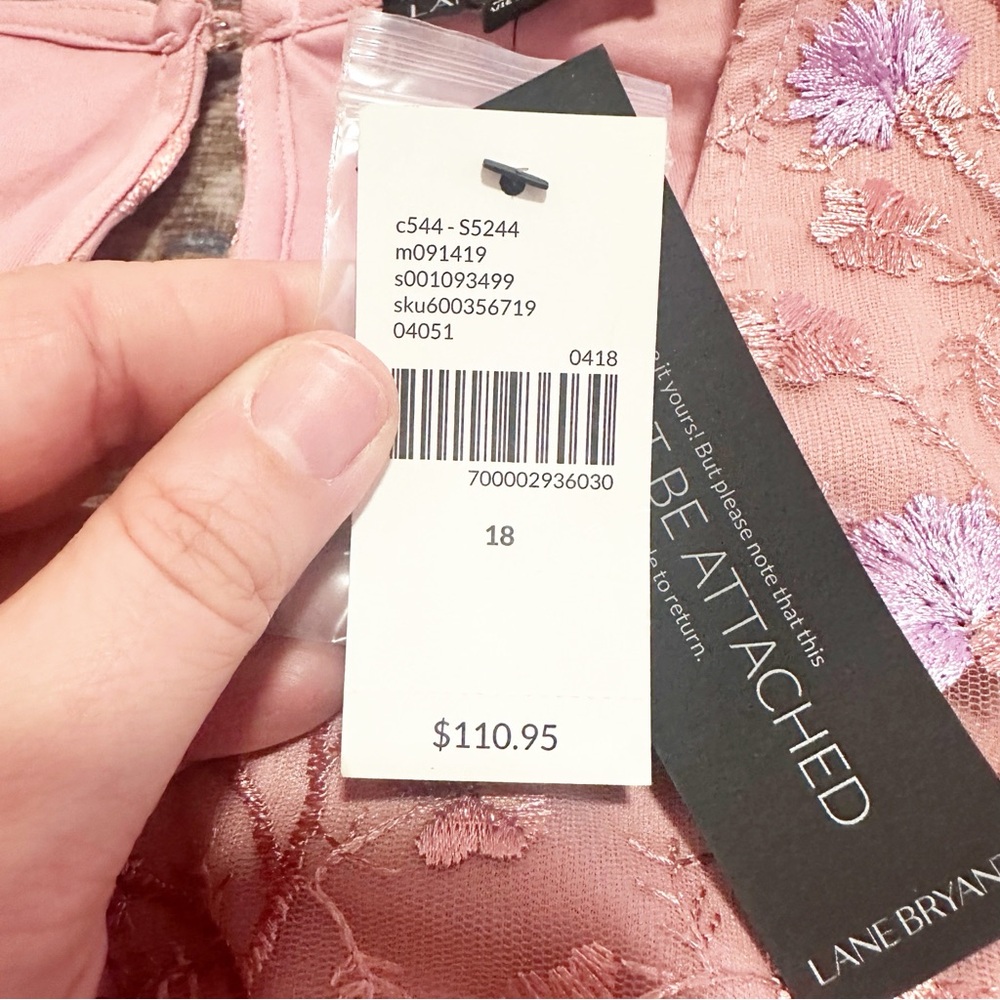 NWT Lane Bryant Pink floral embroidered lace cold shoulder top size 18 - Picture 6 of 9